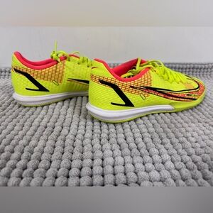 Nike Mecuria Indoor soccer (futsal) cleats shoes
